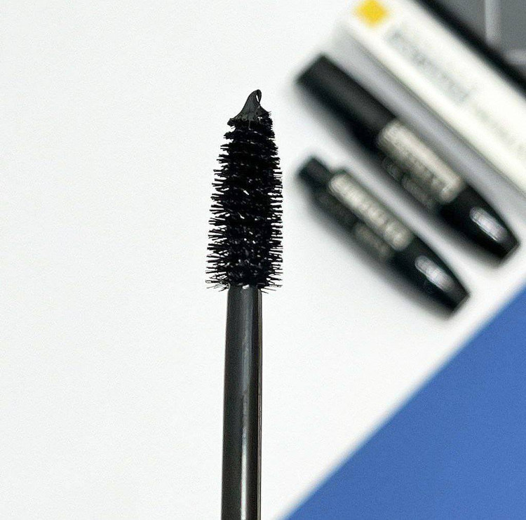 ریمل فرچه مویی حجم دهنده و پر کننده مژه یورن