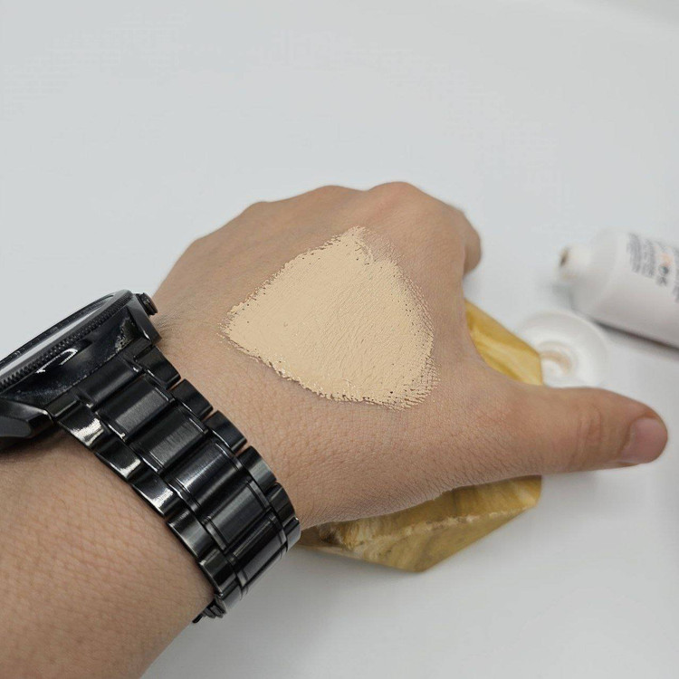 ضد آفتاب هلال طلایی بی بی گارنیر با SPF50 B.B .GARINEeR