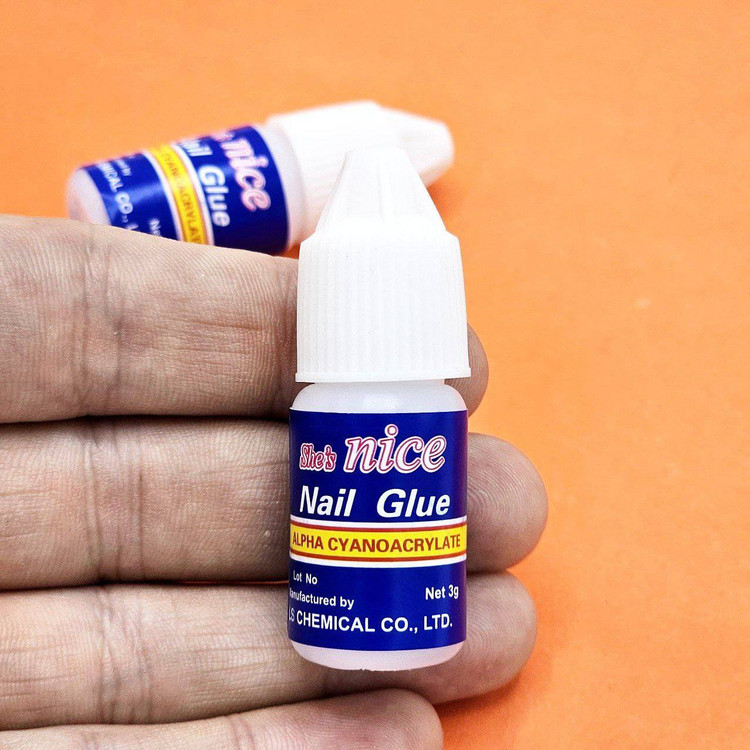 چسپ ناخن لاکی 5 گرمی نایس