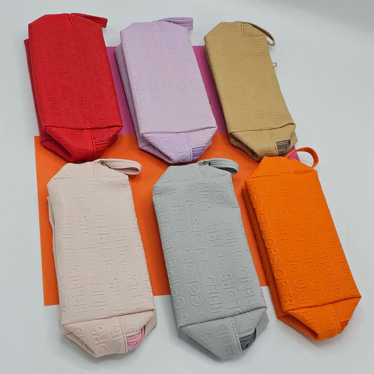 کیف لوازم آرایشی مخملی