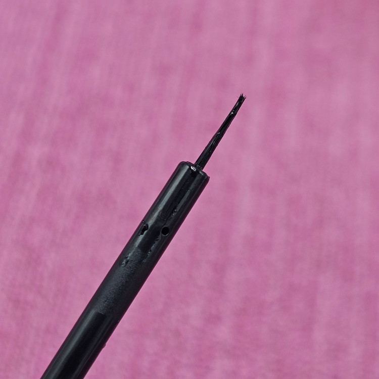 خط چشم پوکه فلزی موی و ماژیکی برند اوریفلیم