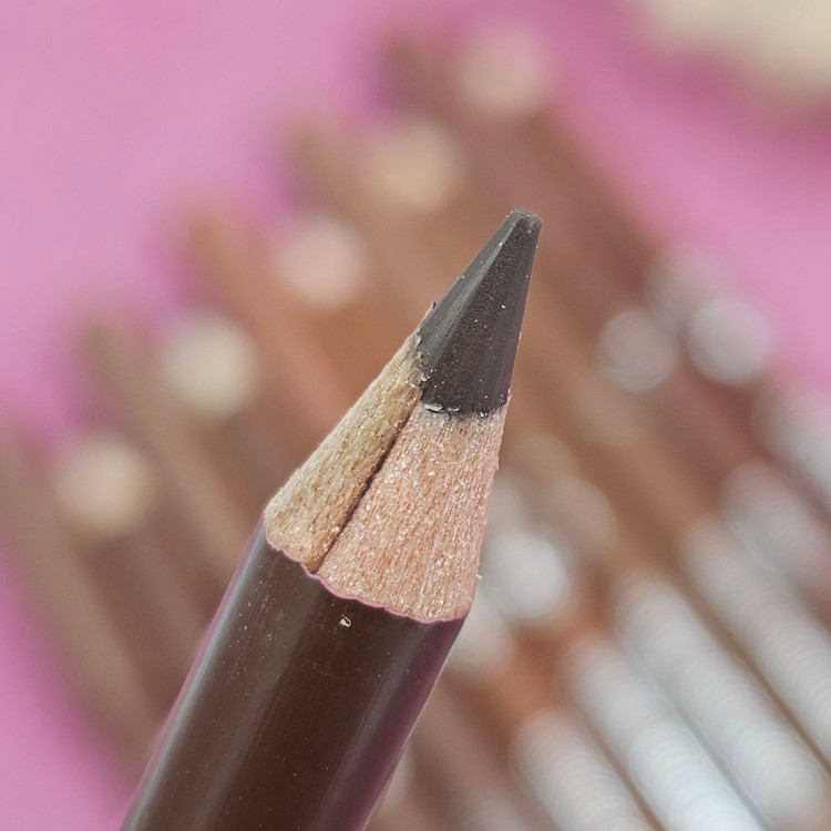 مداد ابرو نرم و با کیفیت برند تایرا