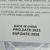 رژلب مایع و لیپ گلاس شاین دار مجیک