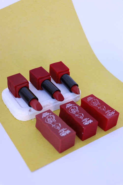 رژلب جامد برند ارتسکین