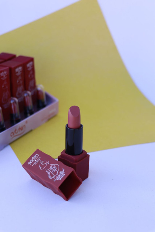 رژلب جامد برند ارتسکین