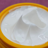 کرم سفید کننده و روشن کننده ویتامین سی وکالی