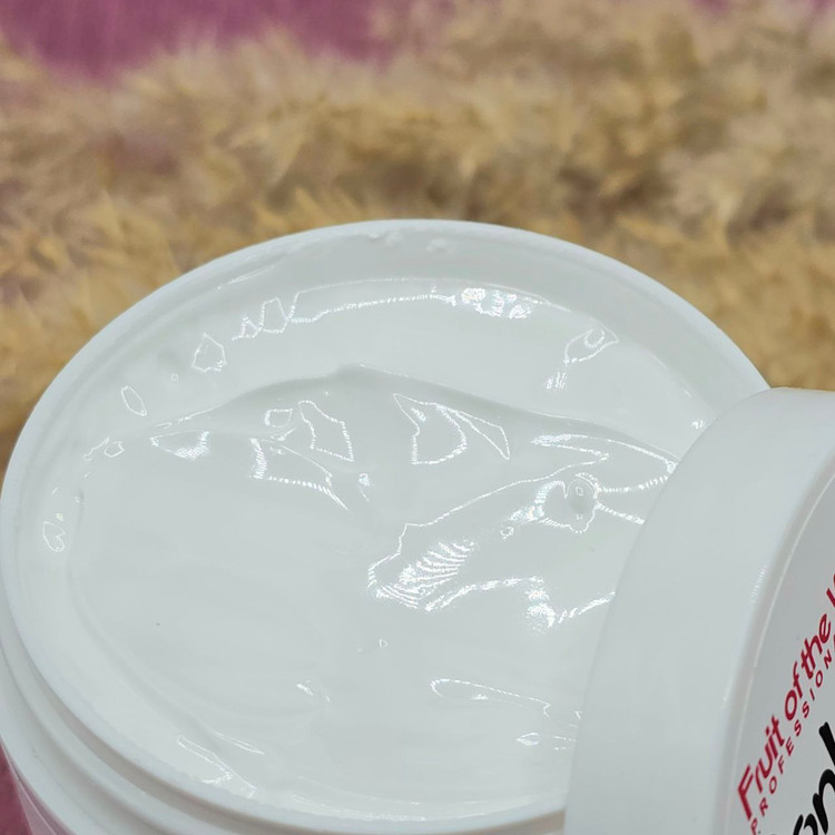 کرم سفید کننده و آبرسان شیر الاغ وکالی