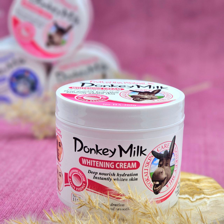 کرم سفید کننده و آبرسان شیر الاغ وکالی