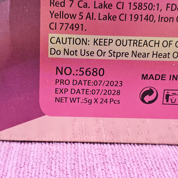 رژلب مایع مات و ضد آب