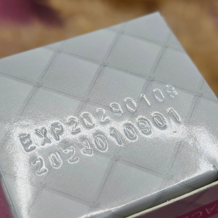 سرم ضد لک و جوانساز و روشن کننده حلزون