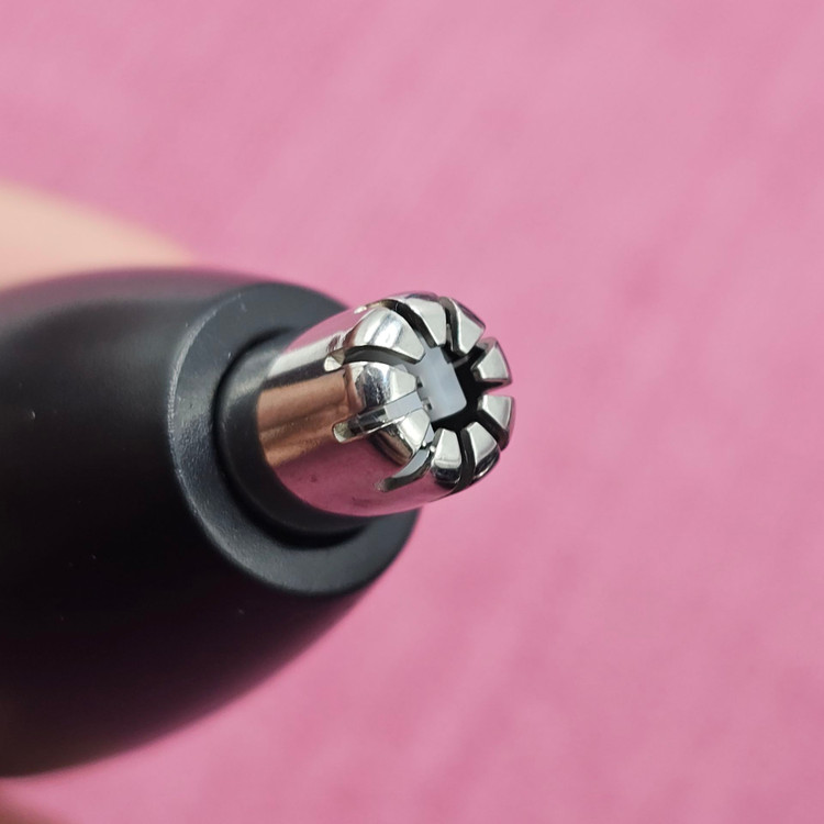 ریش تراش سه کاره (کله سه تیغ . خط زن . موزن)برند فیلیپس RQ_1250