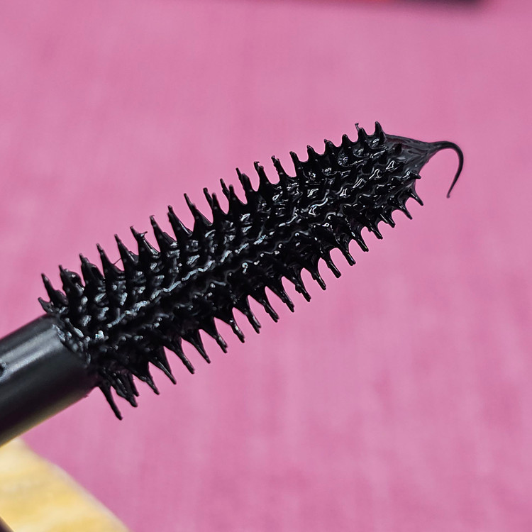 ریمل بلند کننده و ضدآب برند ویولا مکس