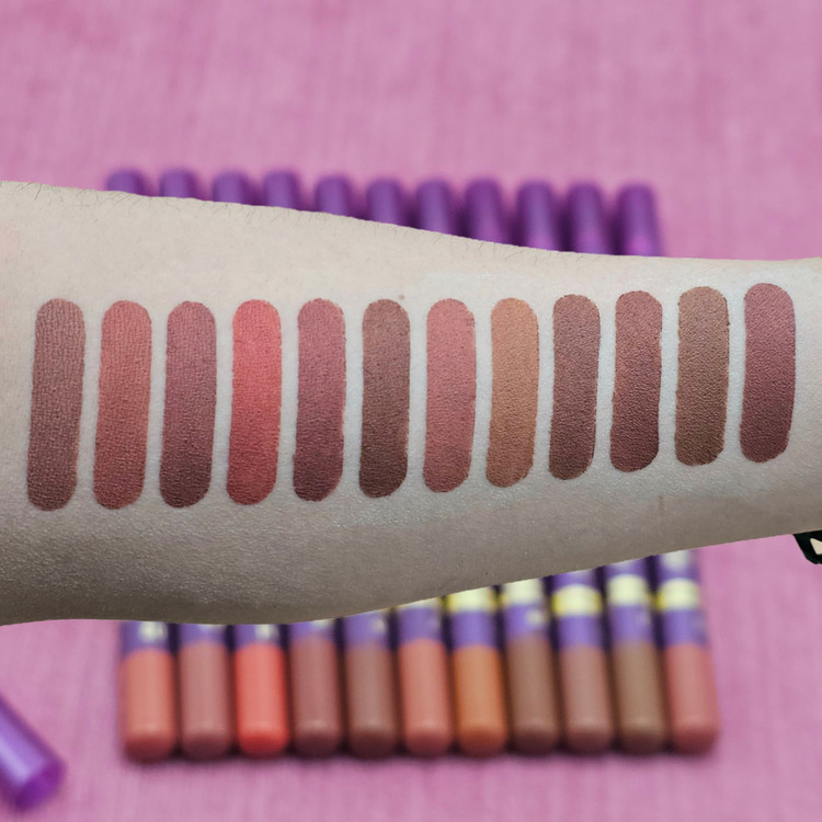 رژلب مدادی نرم و رنگ بندی نود برند پرشین کوئین