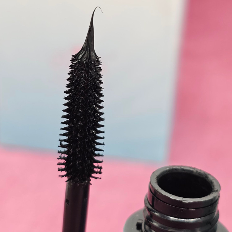 ریمل بلند کننده و ضدآب برند ویولا مکس