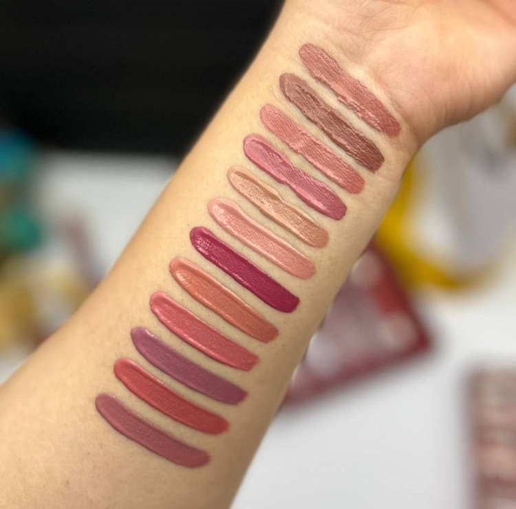 رژلب مایع مات و مخملی برند هدی بنجور