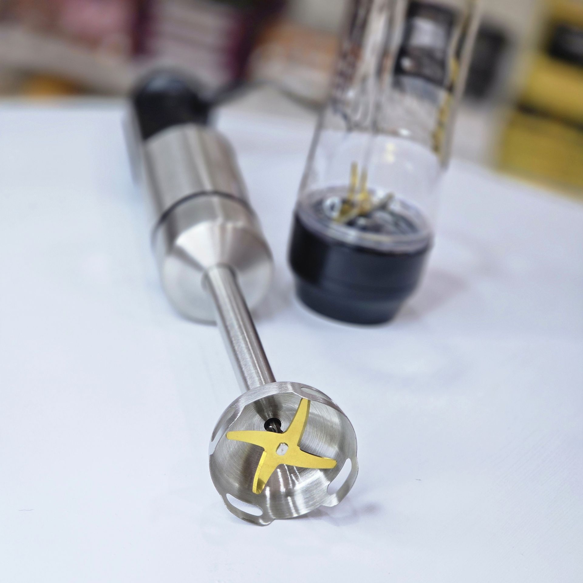 گوشت کوب و شیکر ساز دوکاره روگن مدل RU_2240