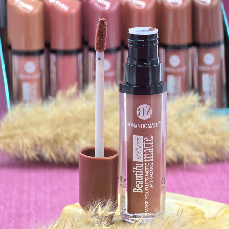 رژلب ضدآب و 24 ساعته و مات و سبک و مخملی و بدوت حساسیت از برند رمانتیک مات