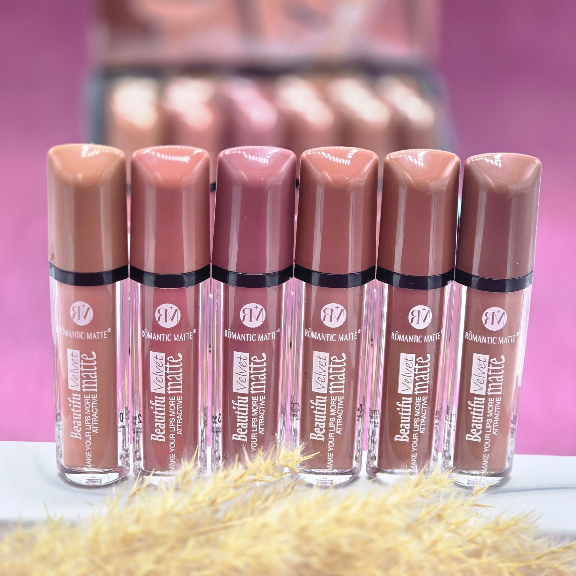 رژلب ضدآب و 24 ساعته و مات و سبک و مخملی و بدوت حساسیت از برند رمانتیک مات