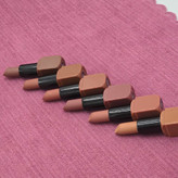 رژلب جامد مات و مخملی و کاملا سبک و خوشرنگ از برند رمانتیک مات