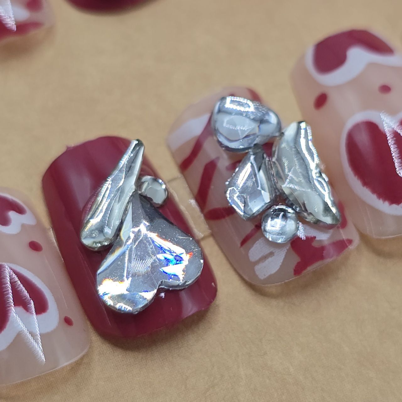 ناخن مصنوعی نگین دار و ژله ای و نشکن و بادوام برند پینک کی