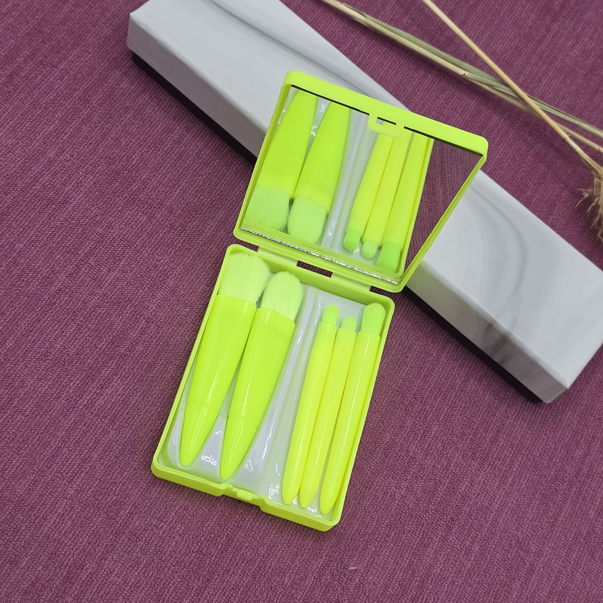 ست براش آرایشی مدل آینه دار 5 تکه با تراکم بالا