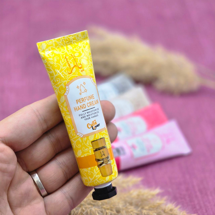 کرم های پنج قلو مرطوب کننده و آبرسان دست و صورت یارا