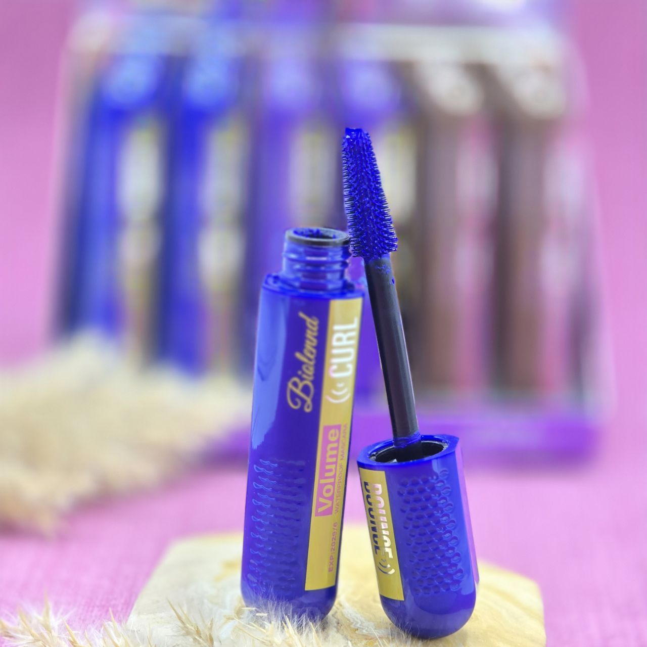 ریمل رنگی ضدآب در سه رنگ آبی . قهوه ای . بنفش برند بیولند