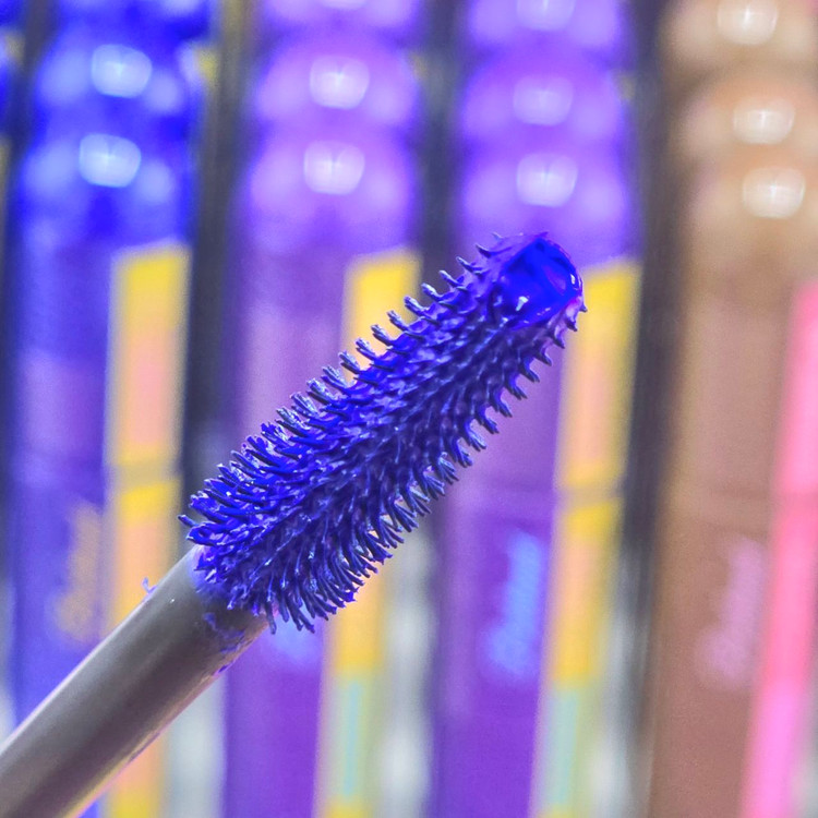 ریمل رنگی ضدآب در سه رنگ آبی . قهوه ای . بنفش برند بیولند