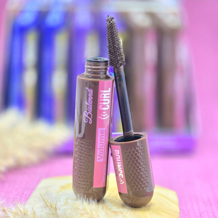 ریمل رنگی ضدآب در سه رنگ آبی . قهوه ای . بنفش برند بیولند