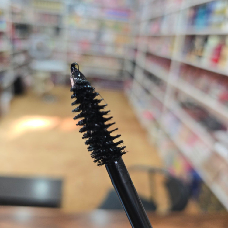 ریمل فرچه مویی حجم دهنده و خورده مژه دار برند پاشا