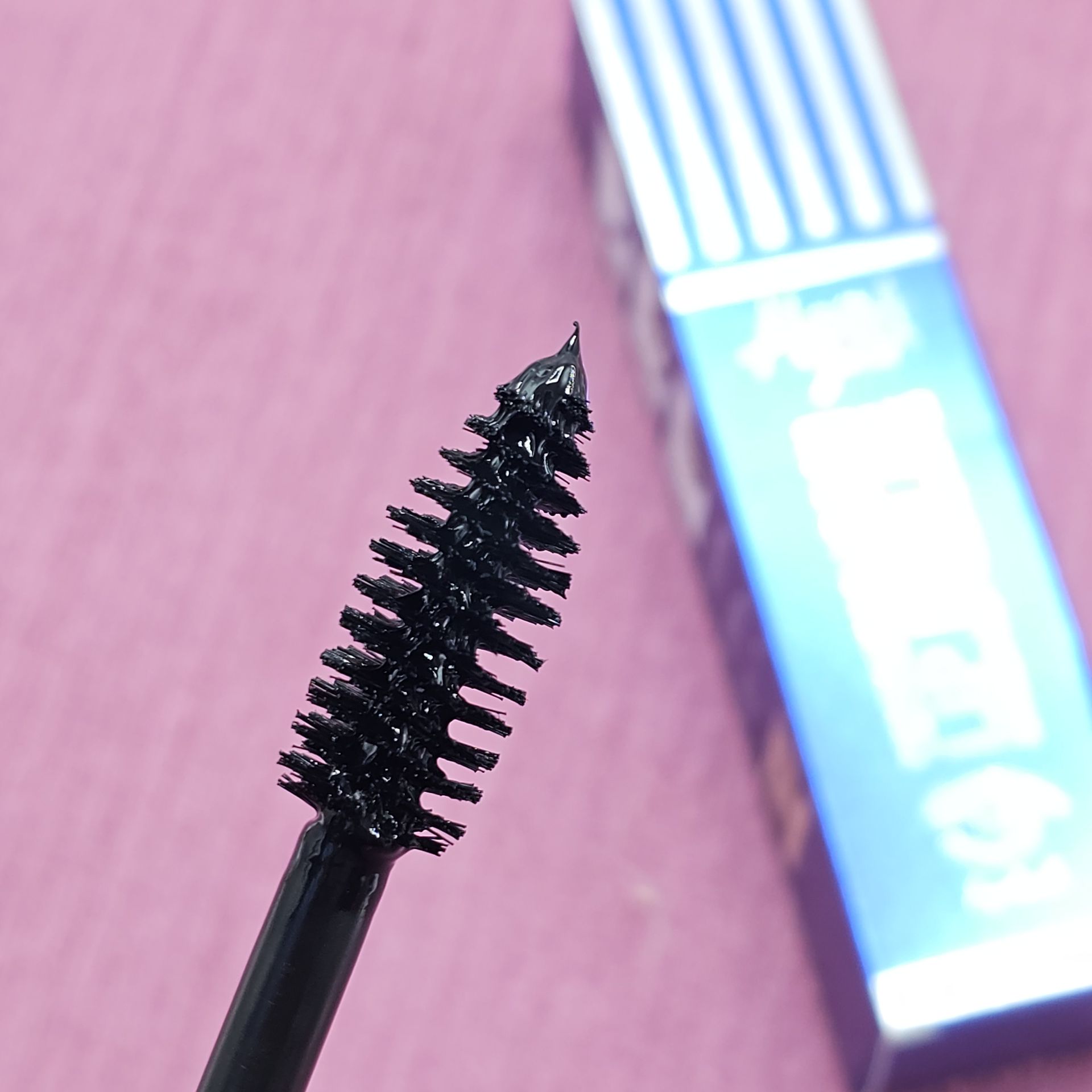 ریمل فرچه مویی حجم دهنده و خورده مژه دار پوکه آبی برند مدا