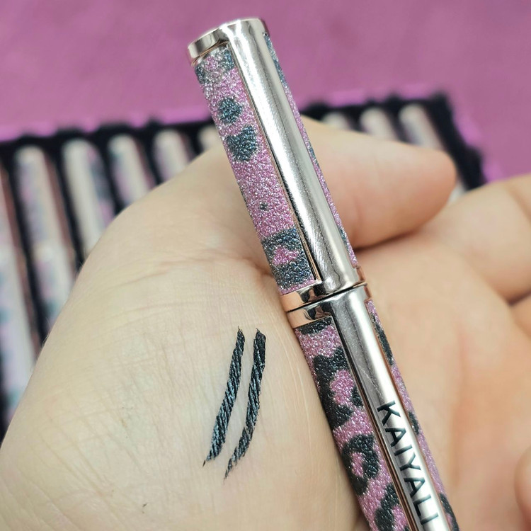 خط چشم ضدآب ماژیکی پلنگی برند کایلی