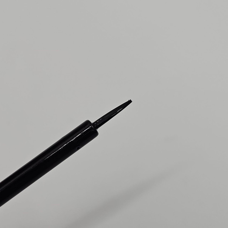 خط چشم ضدآب و ضد ترک و مات از برند ویولا