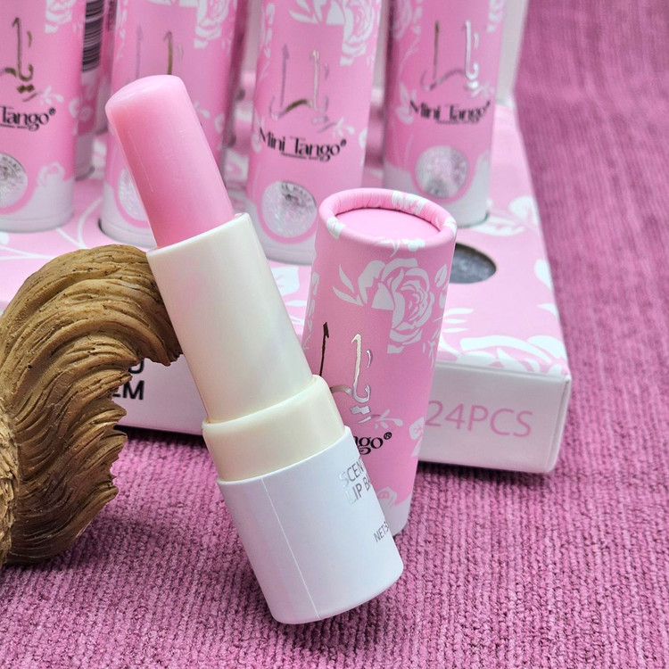 بالم لب نرم کننده و تقویت کننده لب یارا