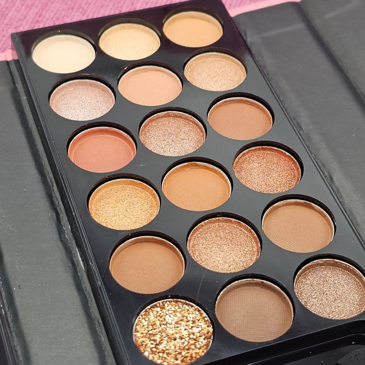 پالت سایه کیفی چند کاره مدل اسب