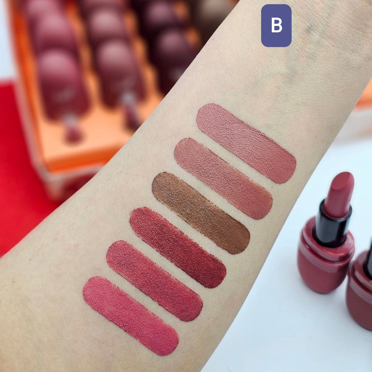 رژلب مات و مخملی جامد برند تاتو