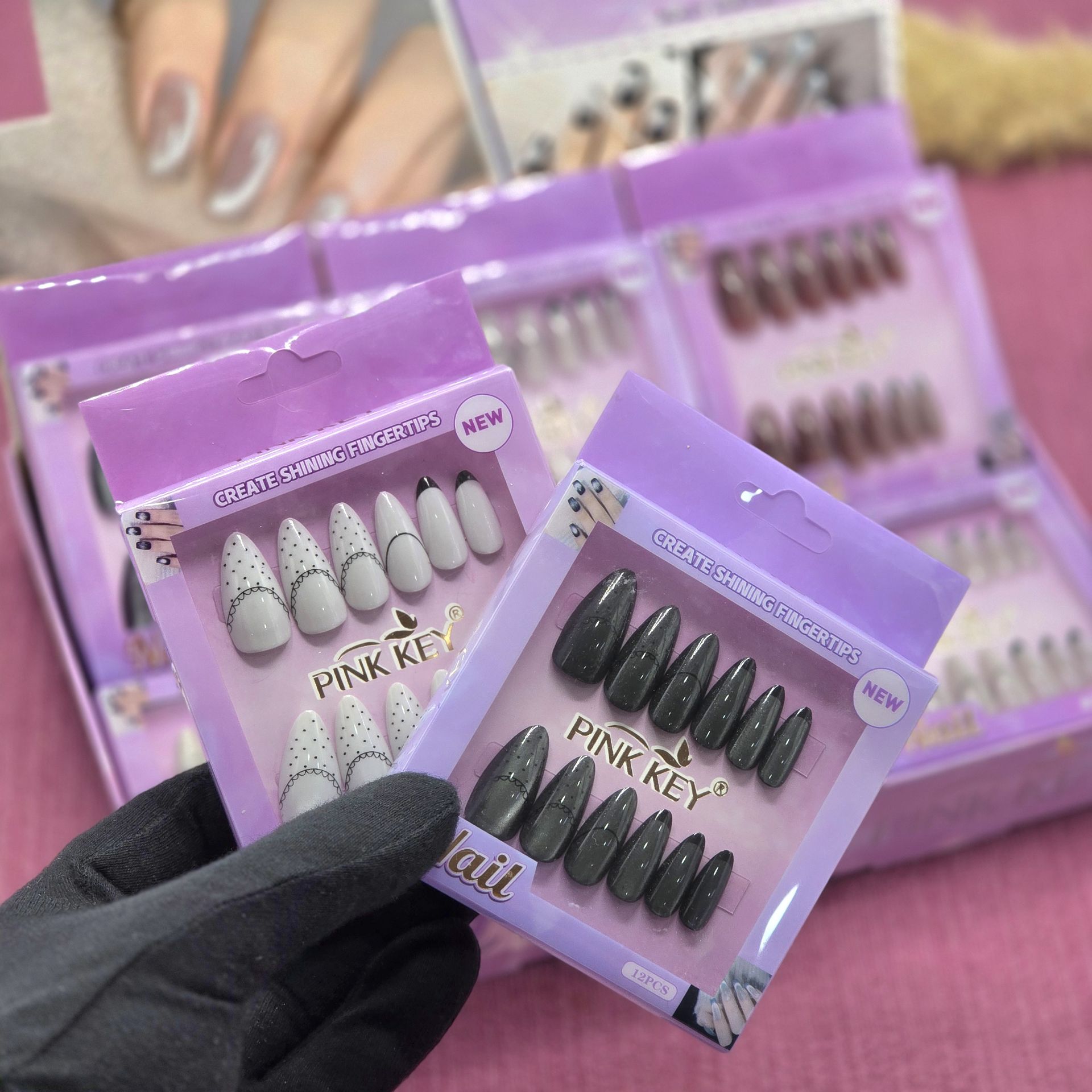 ناخن مصنوعی شاین دار کمر مشکی از برند پینک کی