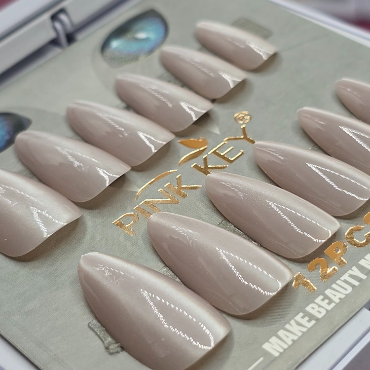 ناخن مصنوعی کله قندی مدل چشم گربه