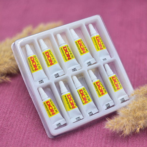 چسپ مژه مصنوعی دان