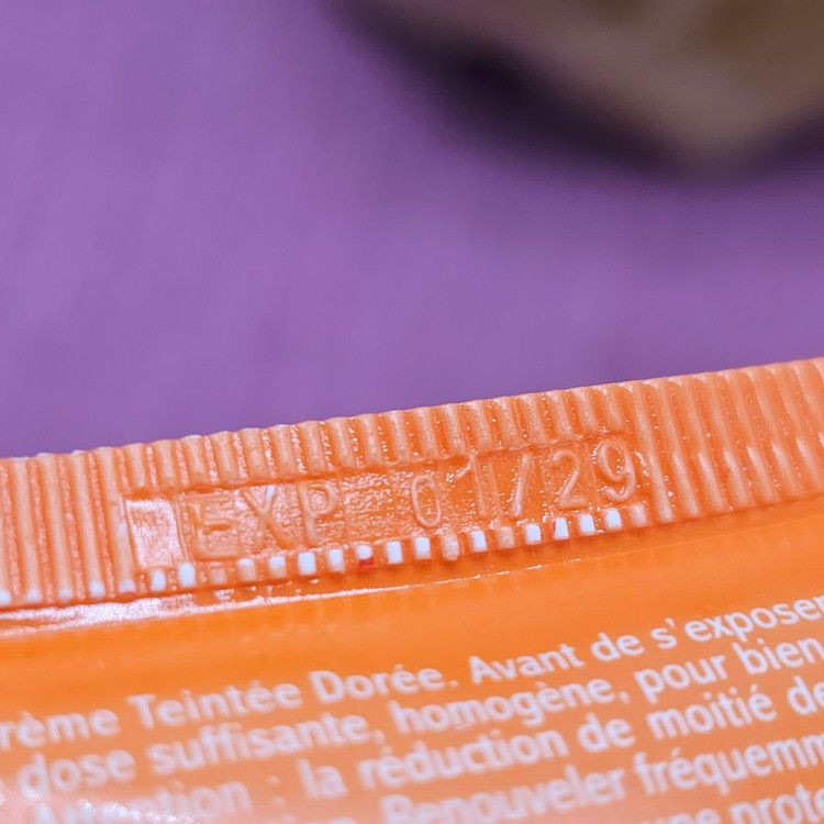 ضدآفتاب کرم پودری اوکالان با spf 50