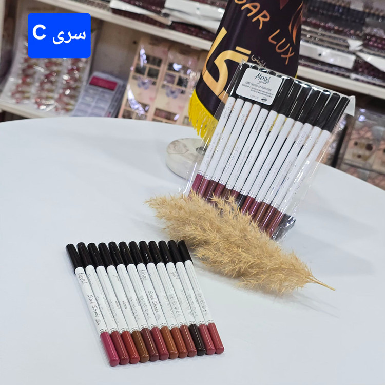 خط لب با کیفیت و سایز بزرگ در رنگبندی نود و قهوه ای برند مدا گلد