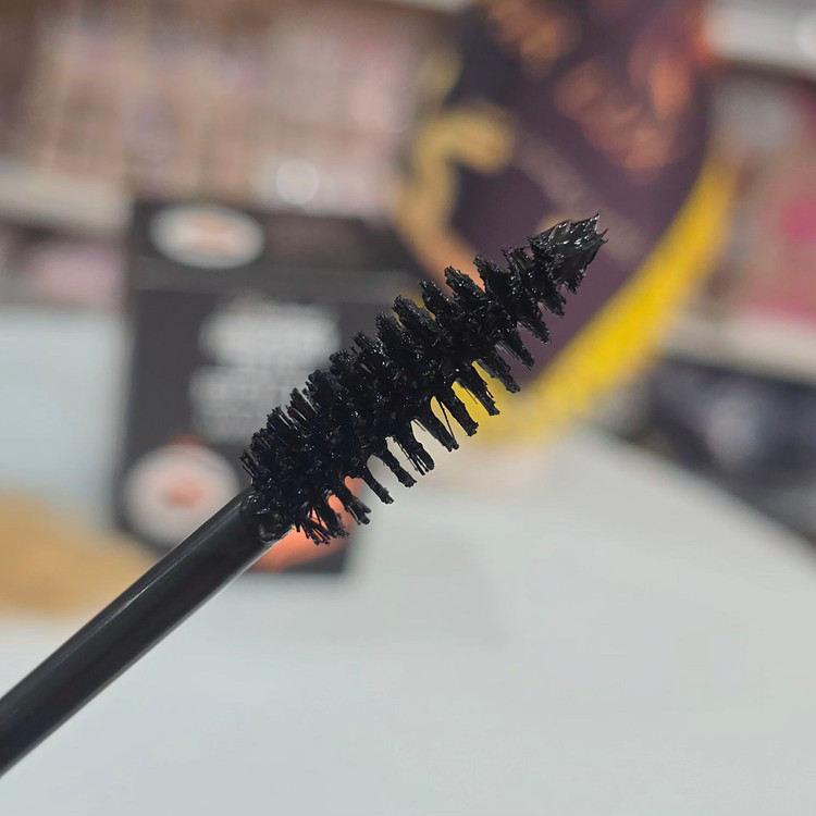 ریمل حجم دهنده و خورده مژه دار برند ایزادرا بیولند